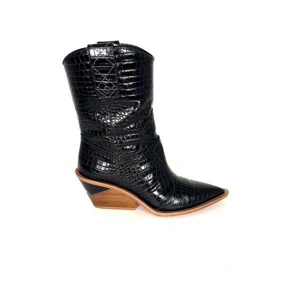 Sold on fashionreloved.com FENDI Black Western Mid Calf Cocco Pointed Toe Boots - Picture 1 of 12